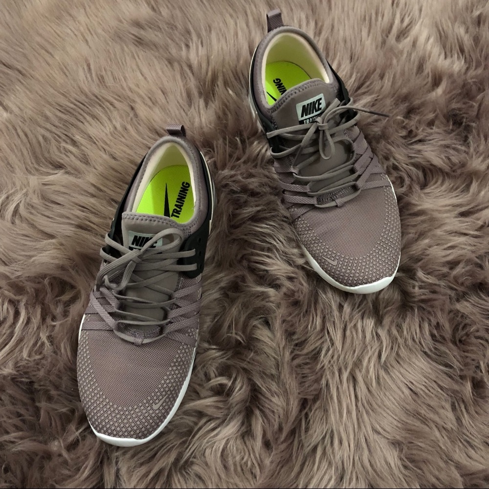 Nike Free TR 7